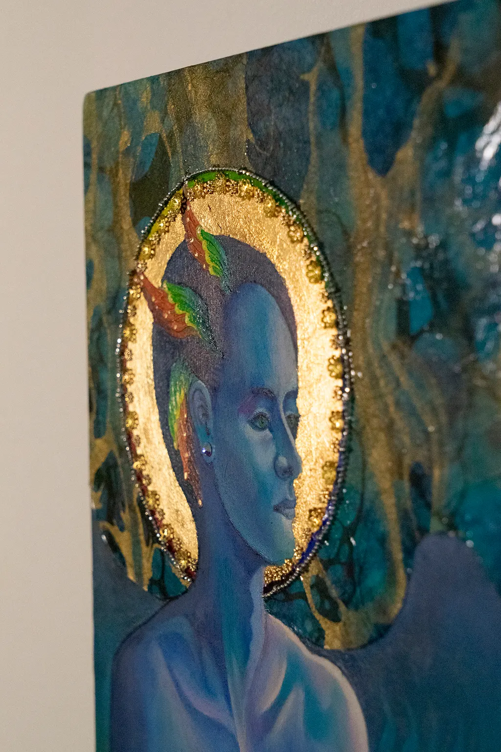 Detail: the gold-leaf halo